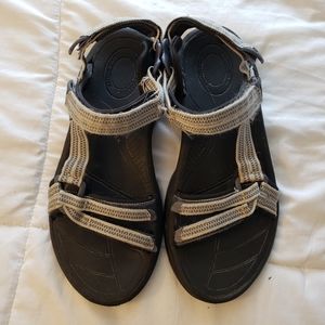 Women's tevas